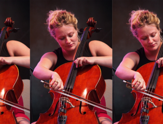 Kvinde spiller cello
